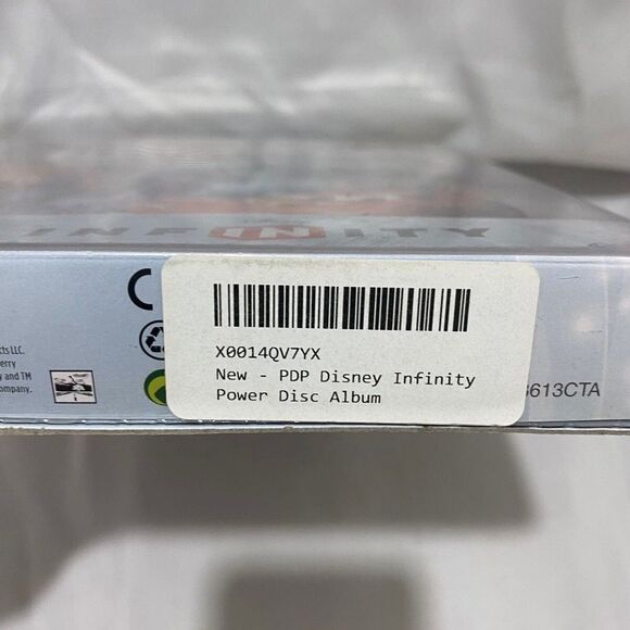 Disney Infinity 20 Power Disc Album Storage Case Collector Book Video Game - Picture 7 of 13
